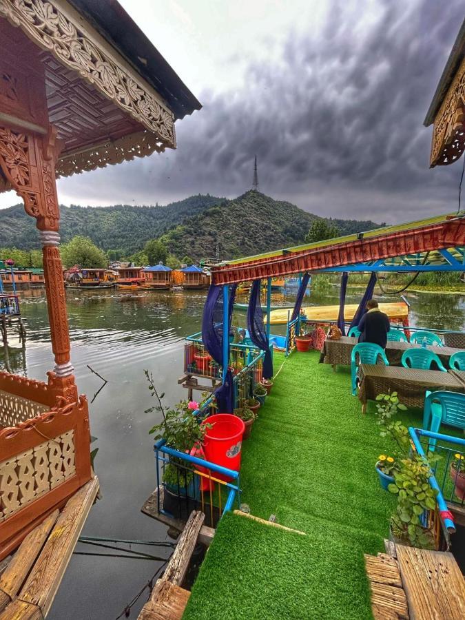 Exotic Young Shreen Houseboat Hotel Srīnagar Buitenkant foto