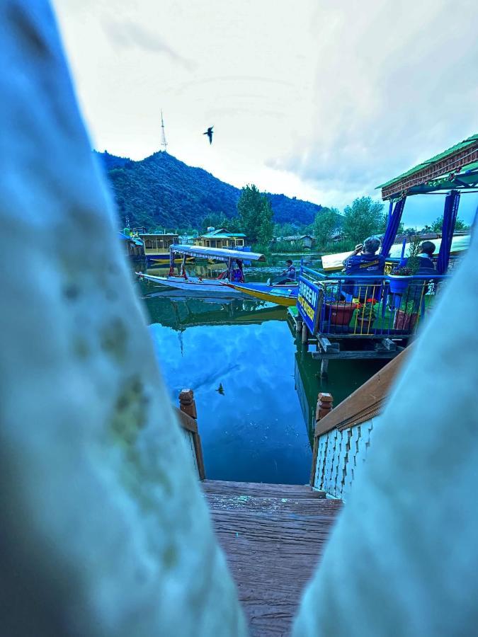Exotic Young Shreen Houseboat Hotel Srīnagar Buitenkant foto