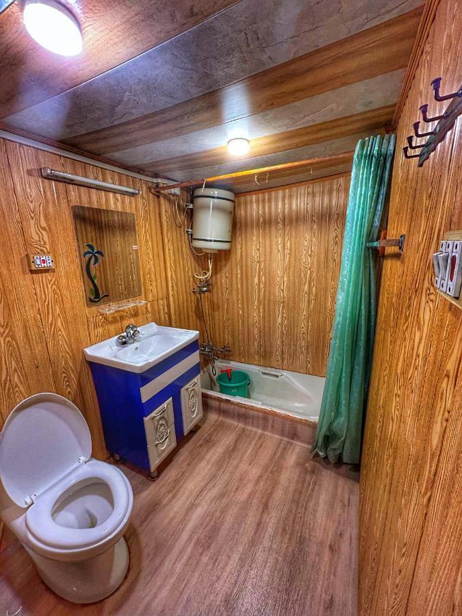 Exotic Young Shreen Houseboat Hotel Srīnagar Buitenkant foto