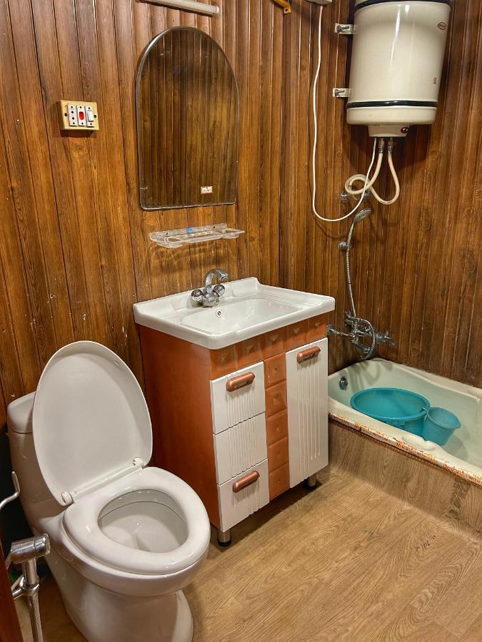 Exotic Young Shreen Houseboat Hotel Srīnagar Buitenkant foto